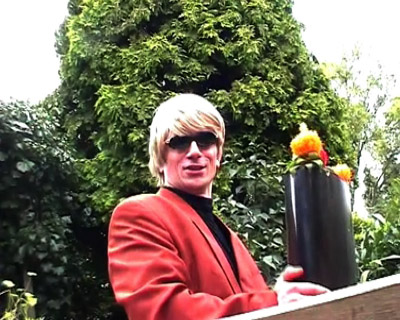 A Heino lookalike in a music video as an hommage to the German folksinger